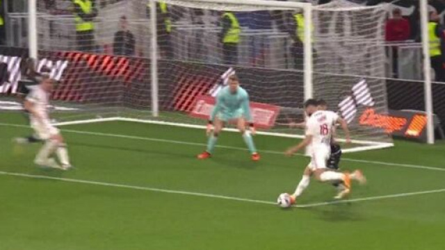 Rayan Cherki a r&eacute;alis&eacute; un festival face &agrave; l'AS Monaco (screenshot Twitter - @le10sport)