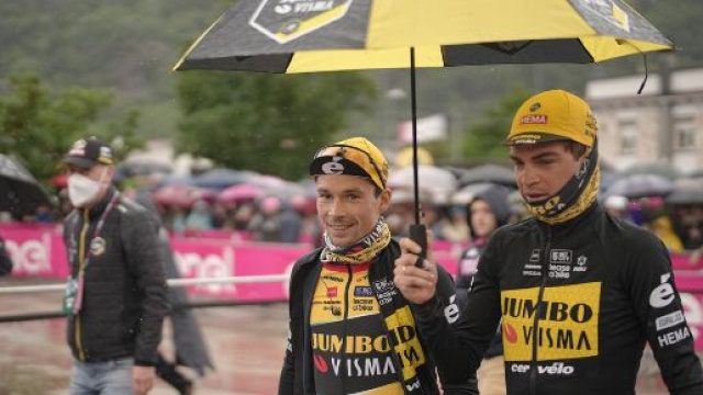 Ciclismo, Primoz Roglic &egrave; rimasto staccato sul Monte Bondone