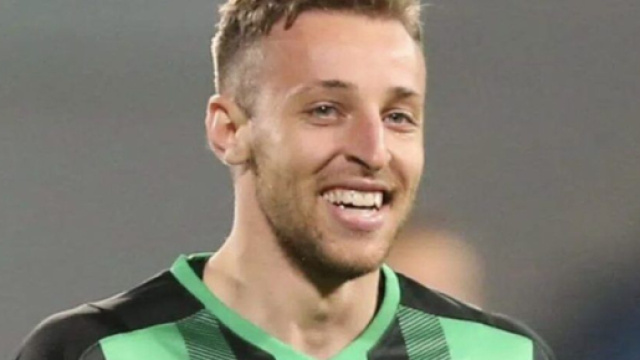 In foto Davide Frattesi, centrocampista del Sassuolo.