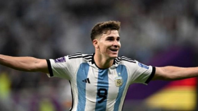 Julian Alvarez se trouve dans le viseur du Bayern Munich (Screenshoot Twitter @minorlemur)