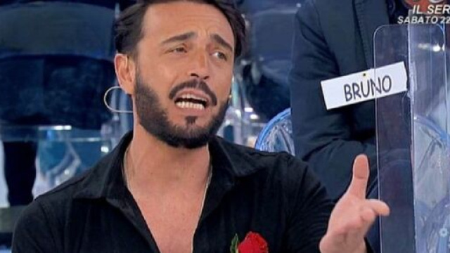 Uomini e donne, Armando fa perdere le sue tracce