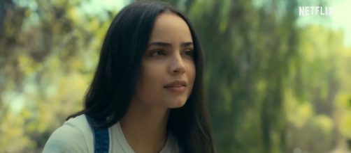 Sofia Carson em 'Contin&ecirc;ncia ao Amor' (Reprodu&ccedil;&atilde;o/Netflix)