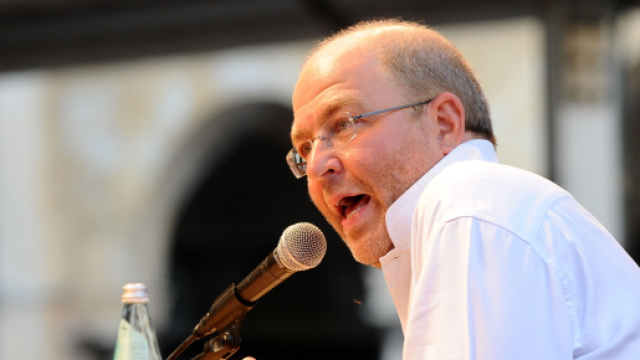 Massimo Gramellini potrebbe abbandonare la Rai: 'Salutiamoci con un sorriso'.