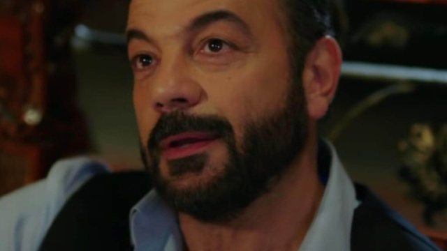 Terra amara trame turche: Ali Rahmet omaggia Hunkar commissionando un ritratto.