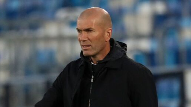 Zidane sur le banc de l'OM (capture Twitter @sports.fr)