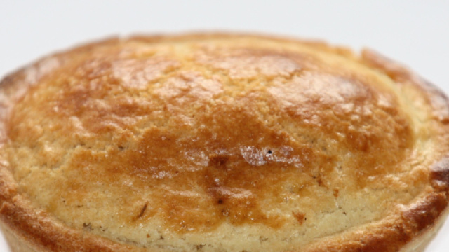 File:Pasticciotto.jpg - Wikimedia Commons - wikimedia.org