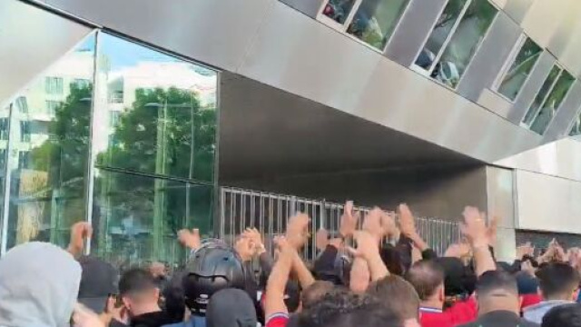 Les fans du PSG m&eacute;contents depuis de nombreux mois maintenant. (screenshot Twitter - @panams75)