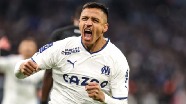 Alexis Sanchez int&eacute;resse de nombreux clubs anglais, dont Arsenal FC (Screenshot Twitter @ActuFoot_)