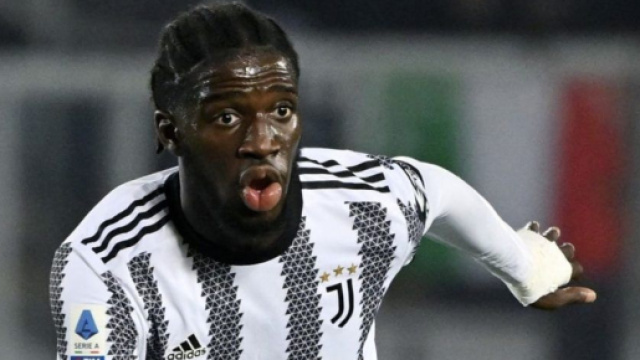 Juventus, Iling Junior starebbe valutando la cessione a giugno.