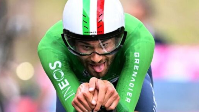 Filippo Ganna &egrave; arrivato secondo nella crono d'apertura del Giro d'Italia.