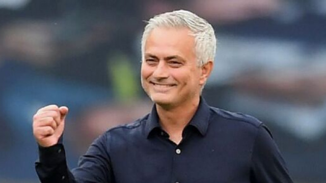 Jos&eacute; Mourinho pourrait rebondir en France, sur le banc du PSG (Screenshoot Twitter @FabriceHawkins)