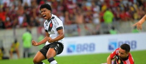 Andrey em a&ccedil;&atilde;o pelo Vasco. (Instagram/@andreysantos_5)