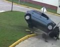 Una mujer es hospitalizada tras estrellar el coche en un examen de conducir en Argentina (Vídeo)
