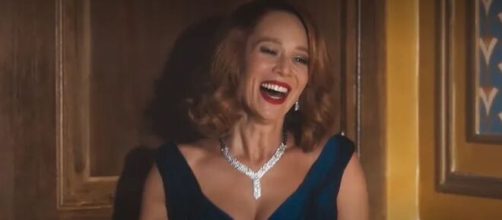 Gilda ir&aacute; combinar com Luc&iacute;lia e Mirtes uma forma de atrapalhar seu casamento (Reprodu&ccedil;&atilde;o/TV Globo)