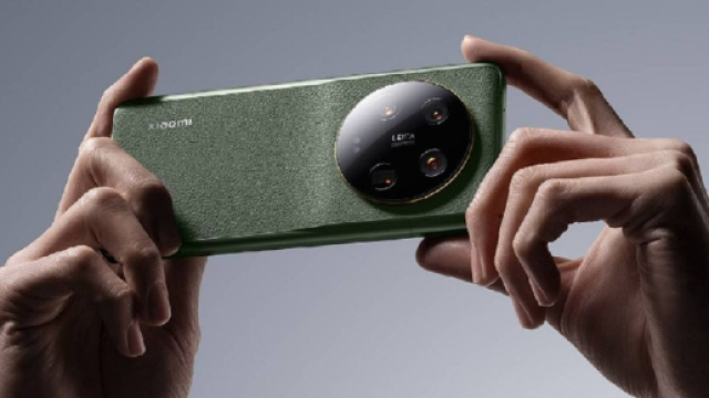 Le Xiaomi 13 Ultra int&egrave;gre 4 appareils photo (Screenshoot Twitter @leijun)