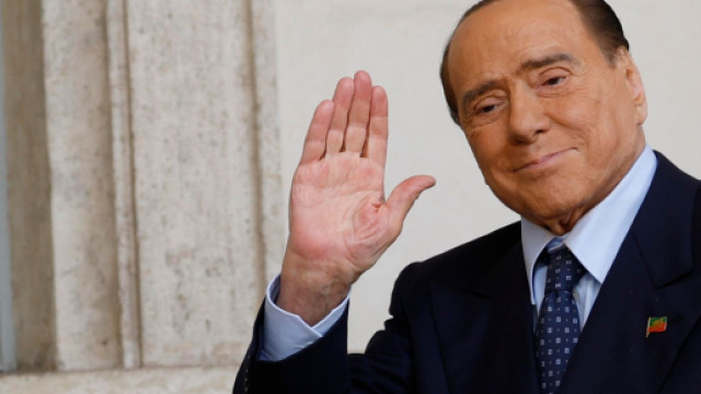 Silvio Berlusconi, l'omaggio della politica: da Putin, a Roberta Metsola.