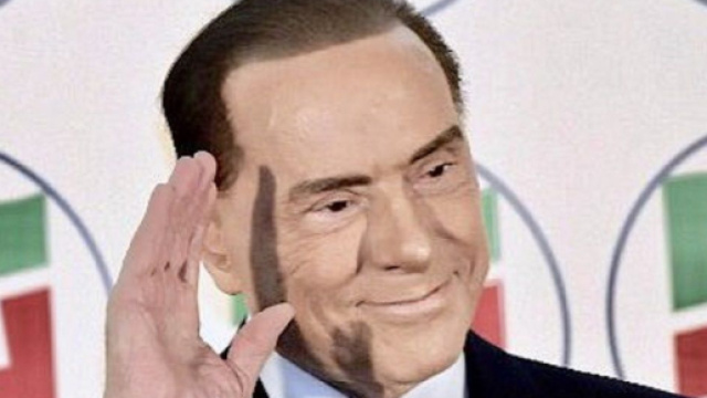 Silvio Berlusconi, Pr&eacute;sident du parti politique Forza Italia (screenshoot twitter @BeardedGenius)