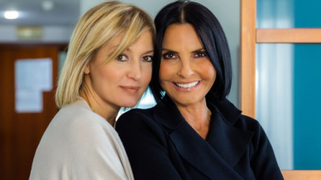 Un posto al sole, Lara Martinelli (Chiara Conti) e Marina Giordano (Nina Soldano).