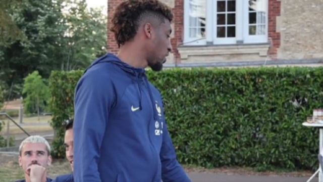 Kingsley Coman avec les Bleus (capture Twitter @equipedefrance)
