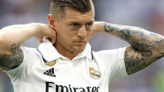 Toni Kroos encore tr&egrave;s motiv&eacute; pour gagner des titres avec le Real Madrid. (screenshot Twitter - @ActuFoot_)