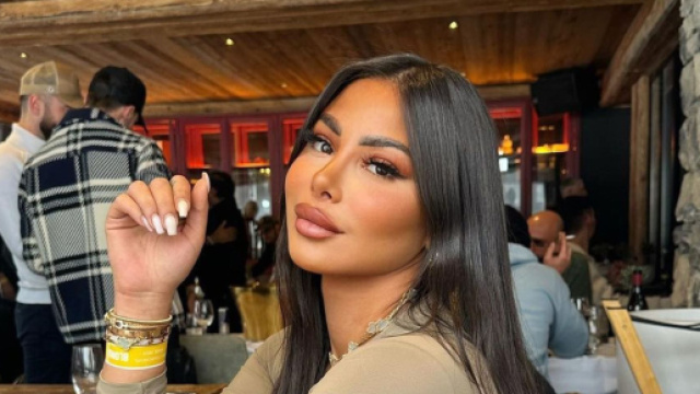 Maeva Ghennam fait le v&oelig;u de chastet&eacute; jusqu'au mariage : Une d&eacute;cision intime qui suscite des r&eacute;actions. (Screenshot Instagram @maeva.ghennam)