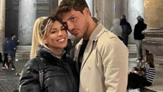 Daniele Dal Moro in attesa del ritorno di Oriana Marzoli da Supervivientes: 'Torna a casa'.