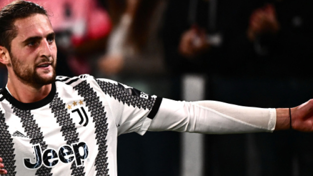 L'Inter vuole soffiare Rabiot alla Juventus.