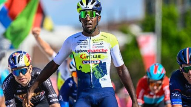 Ciclismo, Biniam Girmay al Giro di Svizzera.
