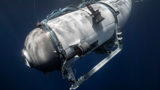 Sommergibile Titan disperso nell'Atlantico.