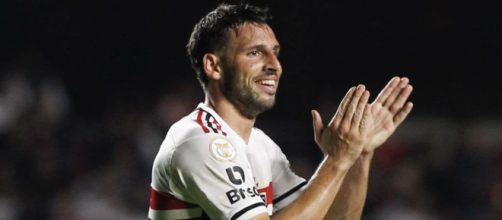 Calleri deu o passe para os segundo gol (Repdrodu&ccedil;&atilde;o/Twitter/@SaoPauloFC).