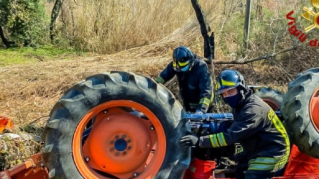 Calabria, minorenne perde la vita sotto un trattore.