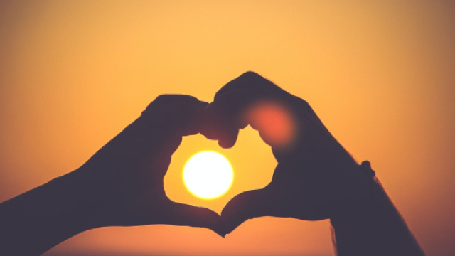 L'oroscopo e posizioni fine settimana 24-25 giugno, amore: Bilancia e Scorpione in basso