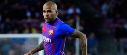 El exjugador del F.C. Barcelona aprovech&oacute; la entrevista para pedirle perd&oacute;n a Joana Sanz (Instagram, danialves)