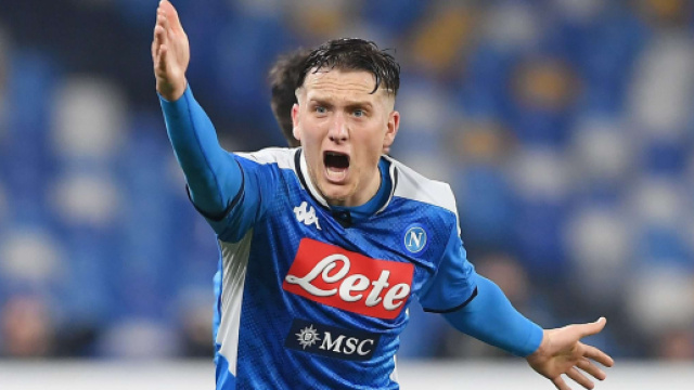 L'Inter pensa a Zielinski per il centrocampo: il Napoli avrebbe aperto alla cessione.