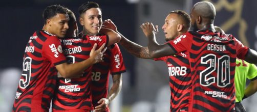 Flamengo venceu o Santos na Vila (Reprodu&ccedil;&atilde;o/Twitter/@Flamengo)