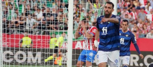 Borja Iglesias es la imagen de una campa&ntilde;a contra la homofobia (Twitter/BorjaIglesias9)