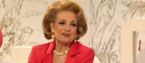 La presentadora recib&iacute;a 24.000 euros semanales por presentar 'Cine de Barrio' (Captura de pantalla de RTVE)