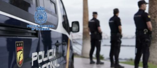 Los agentes comprobaron los reintegros sistem&aacute;ticos del dinero de las cuentas bancarias de las mujeres (Twitter, policia)