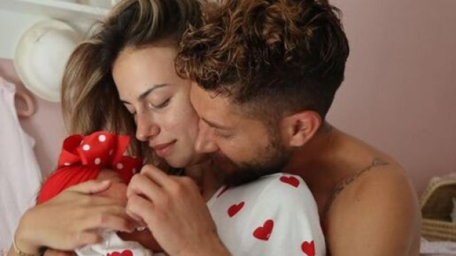 Giuseppa et Paga c&eacute;l&egrave;brent les deux mois de leur fille Giorgia. Screenshot Instagram : @giuseppacrl