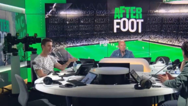 Yvan Le M&eacute;e, agent de joueur, a vivement critiqu&eacute; les familles qui g&egrave;rent eux-m&ecirc;mes leurs enfants &agrave; l'image de la m&egrave;re de Mbappe. (@AfterRMC)