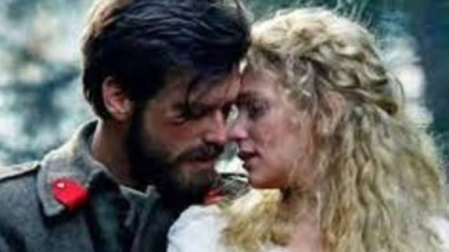La ragazza e l'ufficiale: Kurt e Sura si innamorano