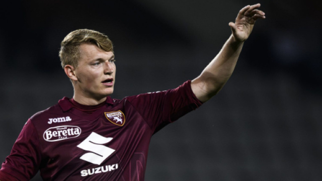 Inter su Schuurs per la difesa, Lazio su Milik della Juventus.