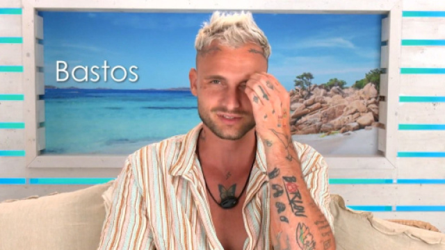 Bastos exclu de Love Island : il raconte son altercation avec Issam dans un live Twitch. (Screenshot @W9)