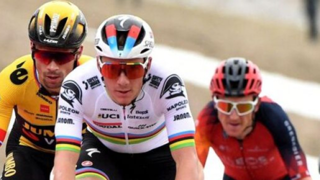 Ciclismo, Remco Evenepoel torna in gruppo al Giro di Svizzera.