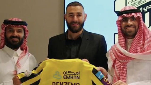 Karim Benzema sous ses nouvelles couleurs (capture Twitter @ActuFoot_)