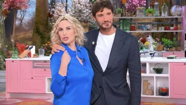 Palinsesti Rai 2023/2024, chi c'&egrave; e chi no: Antonella Clerici non va via, De Martino resta.