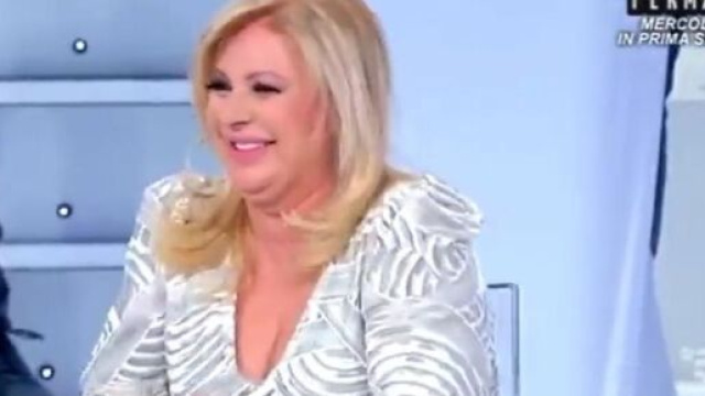 Uomini e donne, Tina potrebbe pagare una multa.