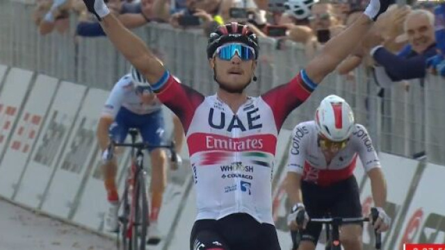 Ciclismo, tanti italiani verso un cambio di squadra: Fortunato pu&ograve; passare alla Astana.