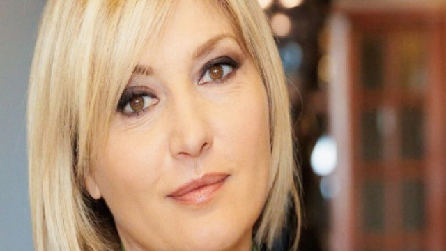 Un posto al sole: Lara nella soap opera.