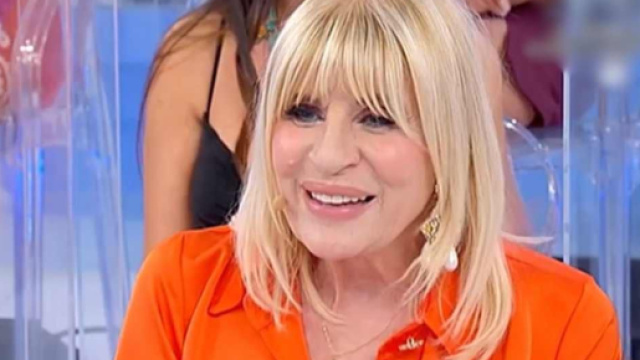 Uomini e Donne, voci di nuovo flirt per Gemma: in dubbio la riconferma nel parterre.